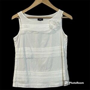 Talbots Petites layered  cotton sleeveless blouse with floral accent. Women’s 2P